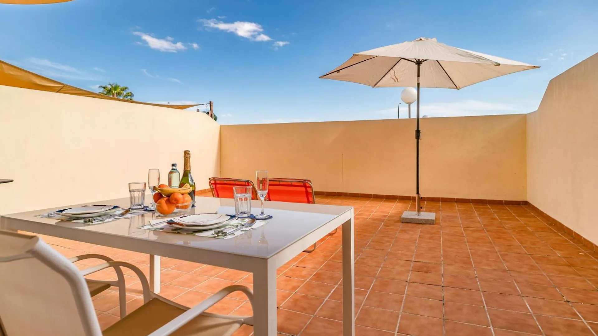 1 Bedroom Beautiful Apartment In Benalmádena 0*,